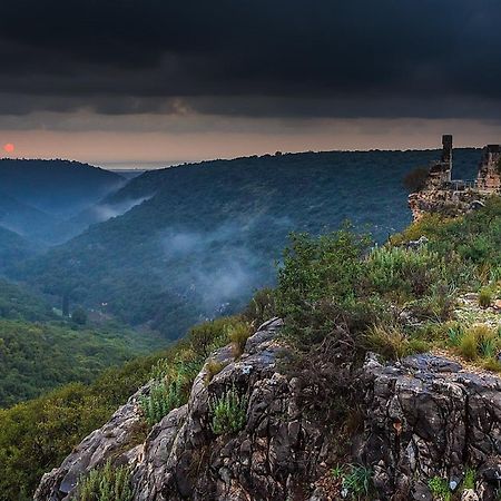 Tzlil Monfort Goren Buitenkant foto