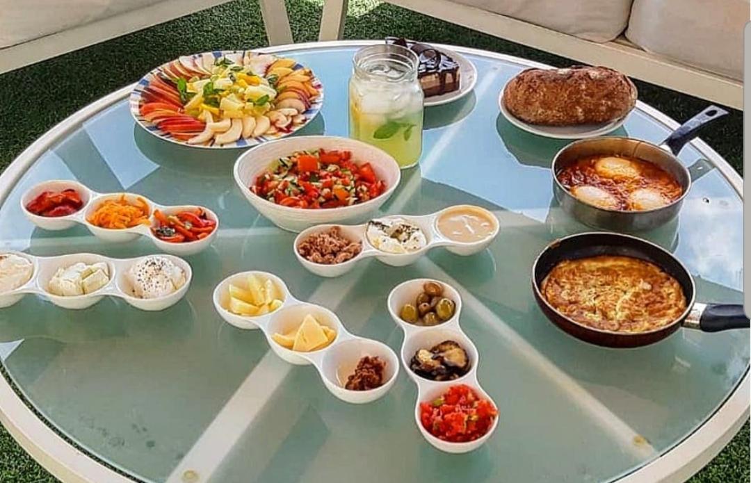 Tzlil Monfort Goren Buitenkant foto